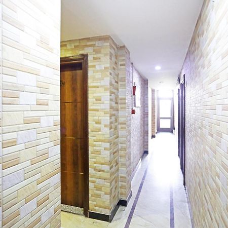 Hotel Preet Palace -5 Mints Walk From Nizamuddin Railway Station New Delhi Bagian luar foto