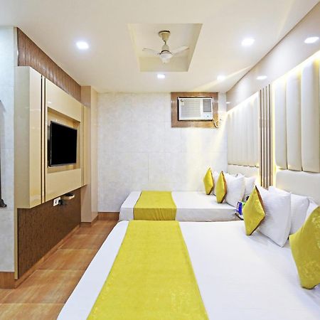 Hotel Preet Palace -5 Mints Walk From Nizamuddin Railway Station New Delhi Bagian luar foto