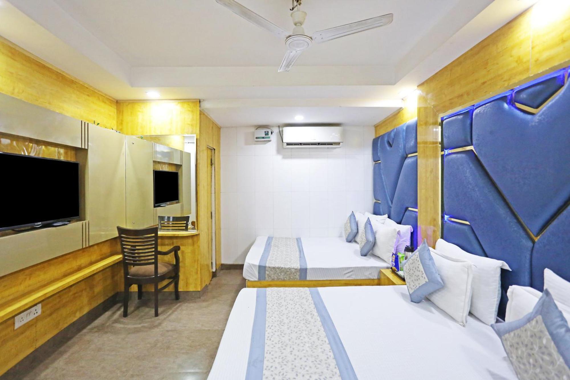 Hotel Preet Palace -5 Mints Walk From Nizamuddin Railway Station New Delhi Bagian luar foto