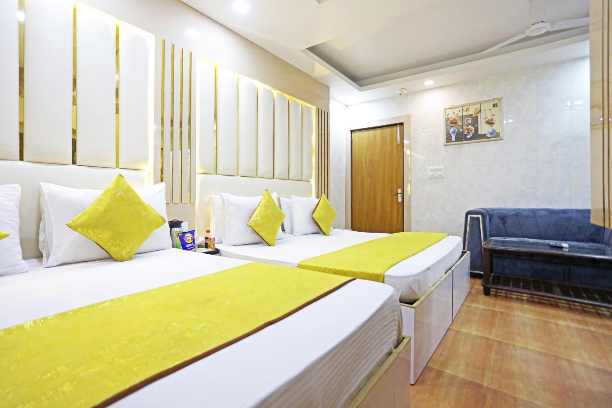 Hotel Preet Palace -5 Mints Walk From Nizamuddin Railway Station New Delhi Bagian luar foto