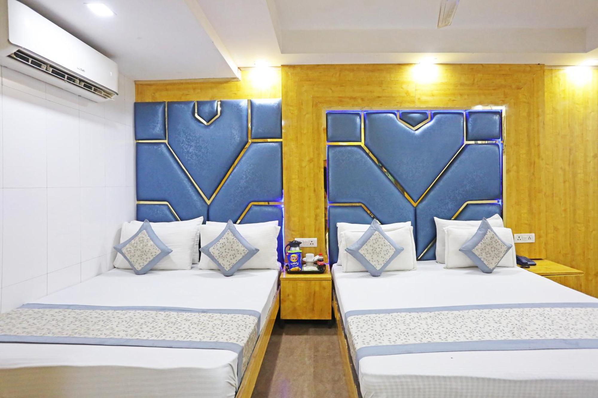 Hotel Preet Palace -5 Mints Walk From Nizamuddin Railway Station New Delhi Bagian luar foto