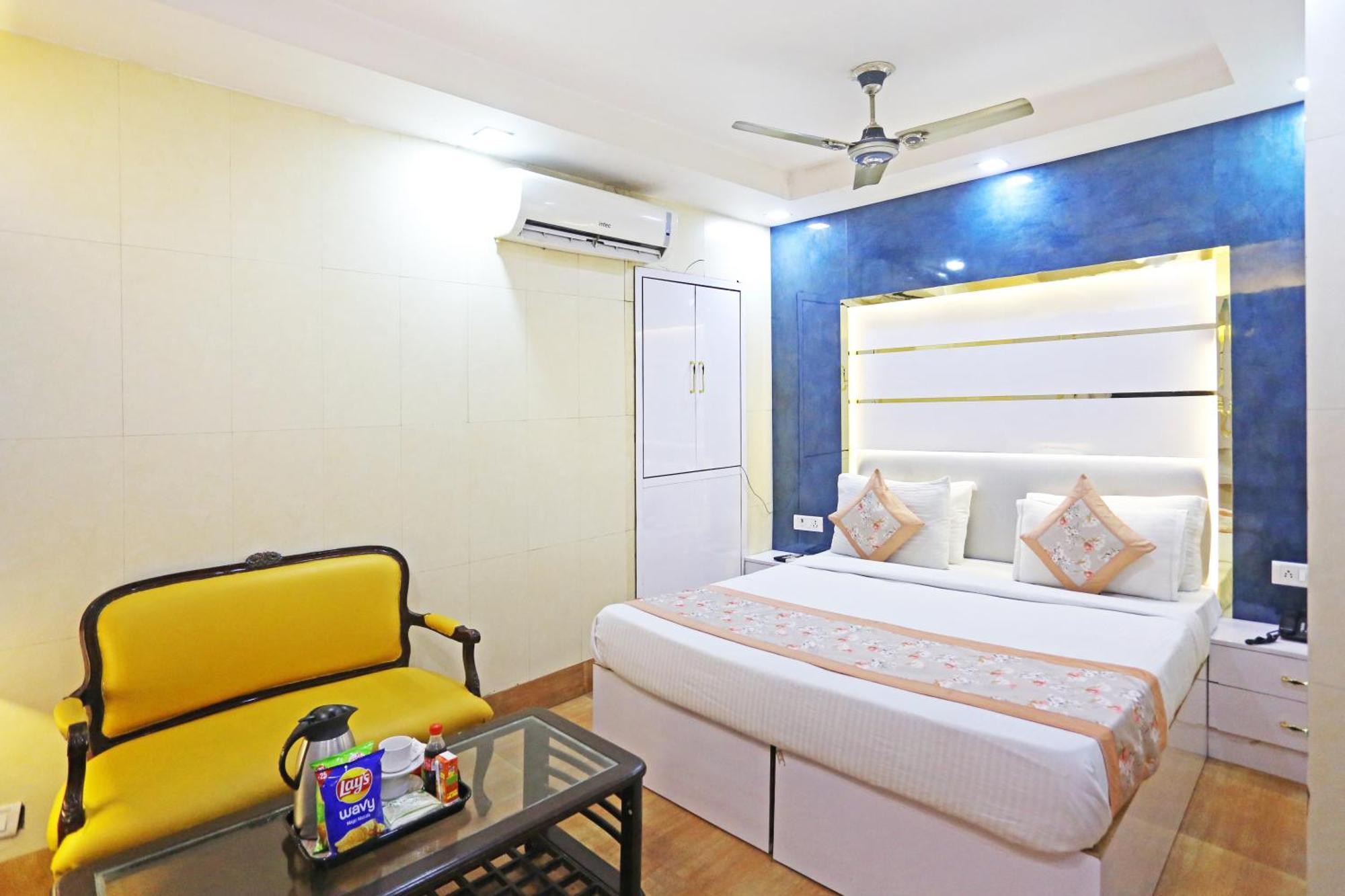 Hotel Preet Palace -5 Mints Walk From Nizamuddin Railway Station New Delhi Bagian luar foto