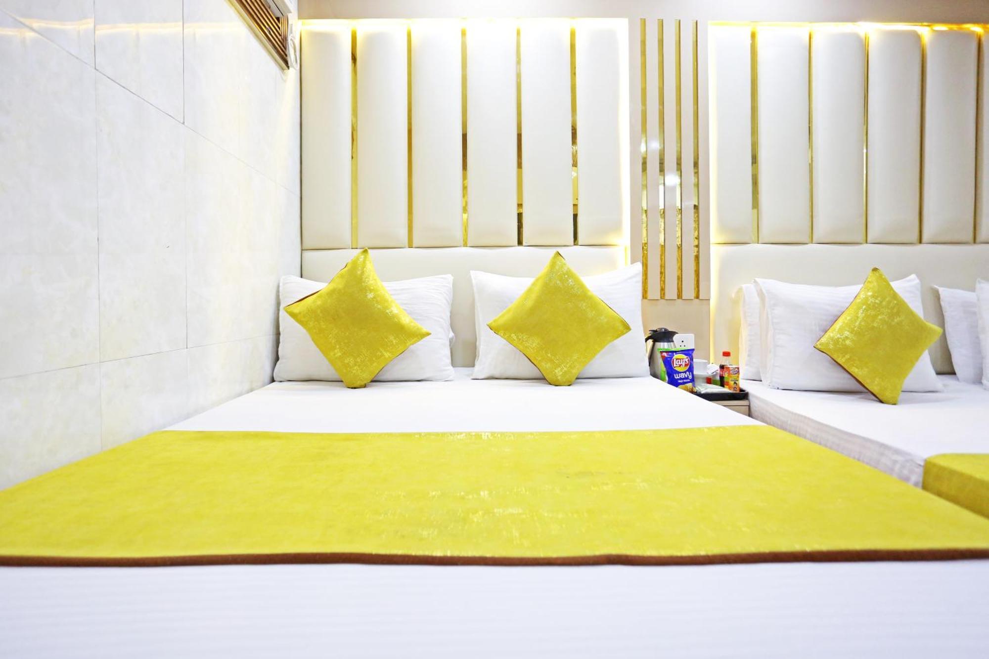 Hotel Preet Palace -5 Mints Walk From Nizamuddin Railway Station New Delhi Bagian luar foto